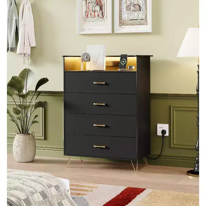 Commode avec station de charge Commode haute en bois à 4 tiroirs Grand meuble de rangement