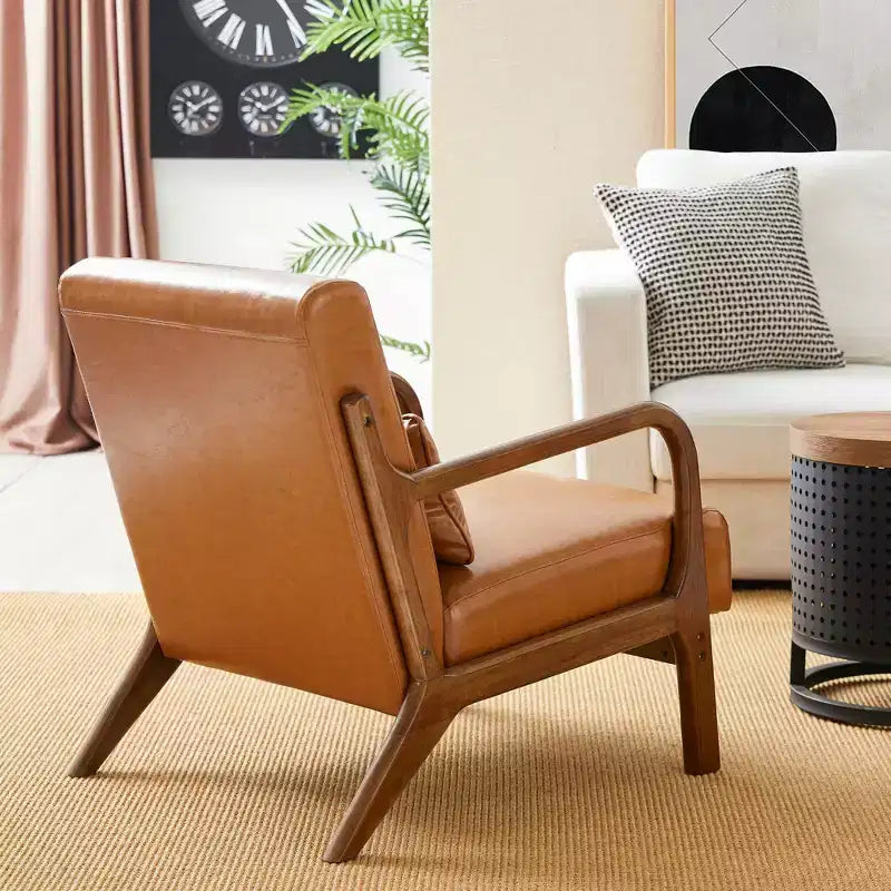 Fauteuil d'appoint en similicuir avec accoudoirs, cadre en bois d'hévéa couleur noyer