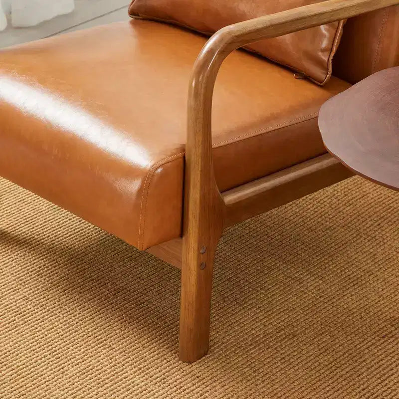 Fauteuil d'appoint en similicuir avec accoudoirs, cadre en bois d'hévéa couleur noyer
