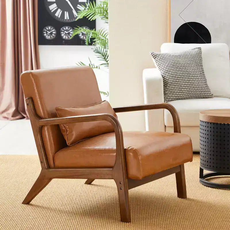 Fauteuil d'appoint en similicuir avec accoudoirs, cadre en bois d'hévéa couleur noyer